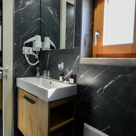 Loredan 酒店 Shkodër